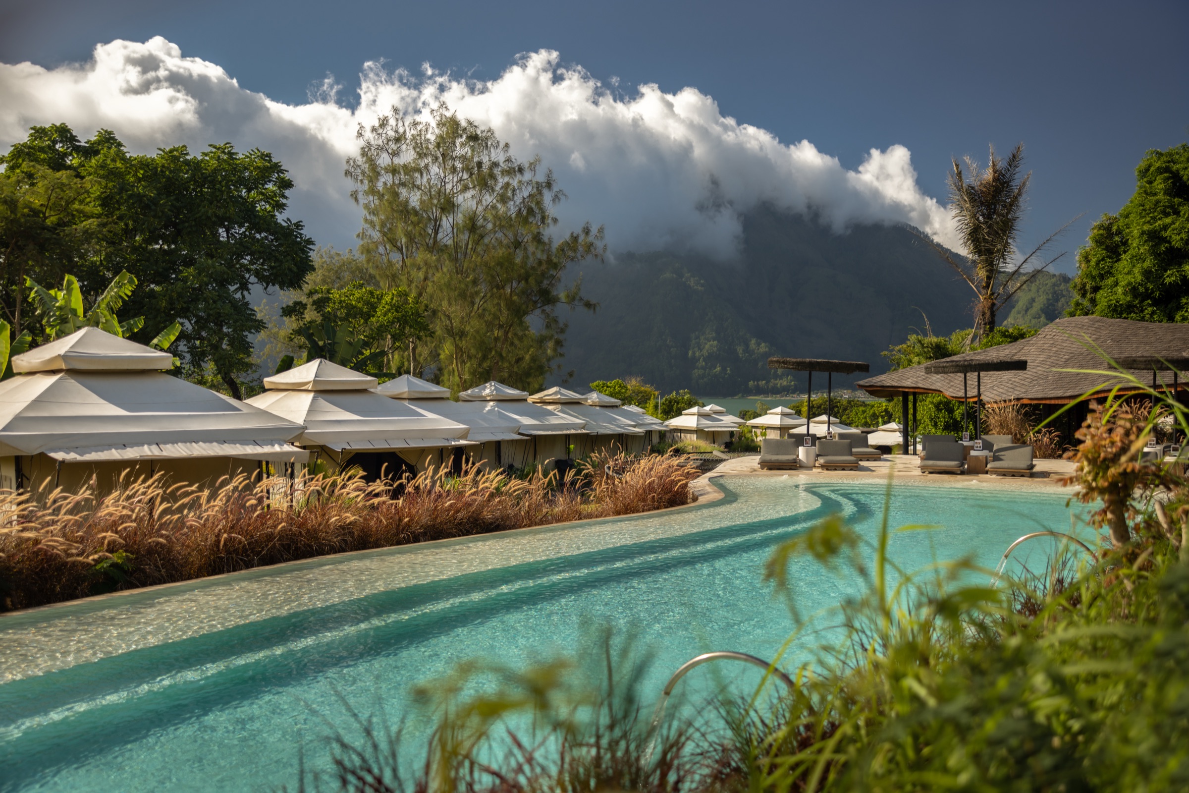Toteme thermal pool, glamping tents and mountains